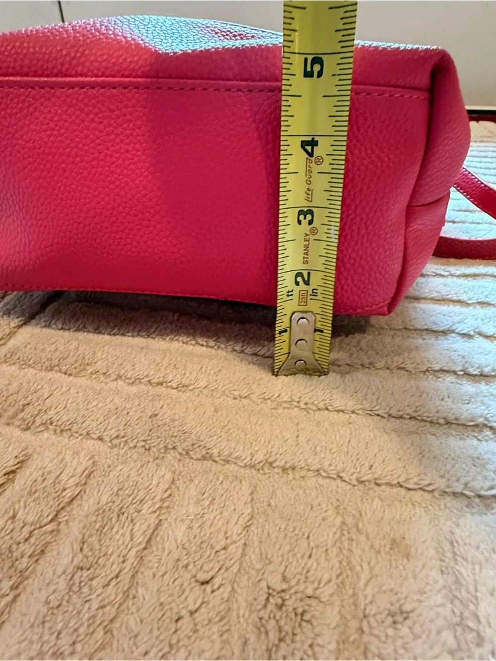 thirty-one structured pebbled